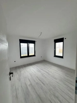 Casă individuală de vânzare – 131 mp construiți, teren 6 ari  - imagine 17