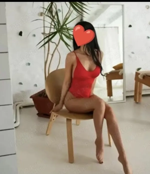 Bruneta Focoasa nouă în oraș ! Lujerului 