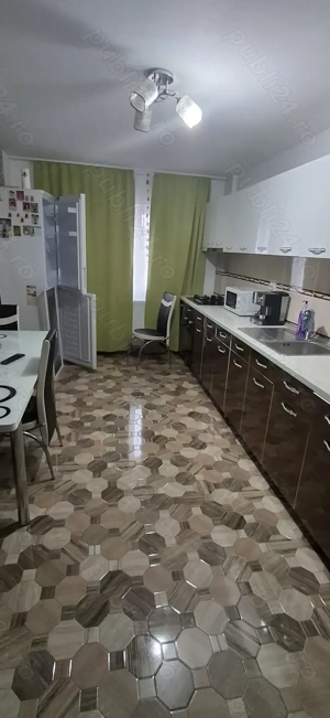 Vand apartament 3 camere