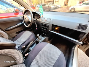 Skoda Fabia Sedan, benzina,1,2l, 64cp, 1998 cmc, 110.000 km stare foarte buna.  - imagine 3