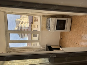 Garsonieră de închiriat.