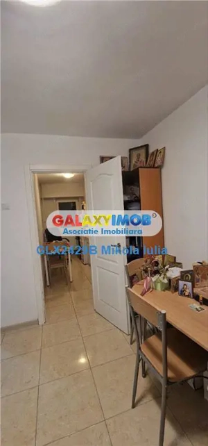 Garsoniera decomandata et 7 8 a.c. 1989 Lujerului - Virtutii