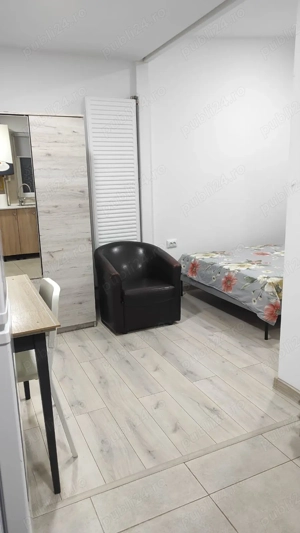 Ofer spre inchiriere garsoniera