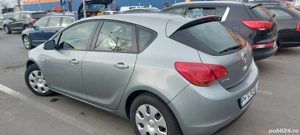 Opel Astra J 2010, Foarte bine intretinuta - imagine 3