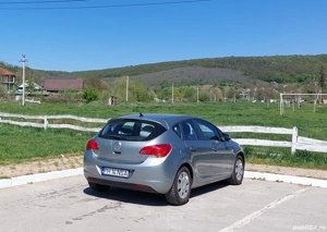 Opel Astra J 2010, Foarte bine intretinuta - imagine 2