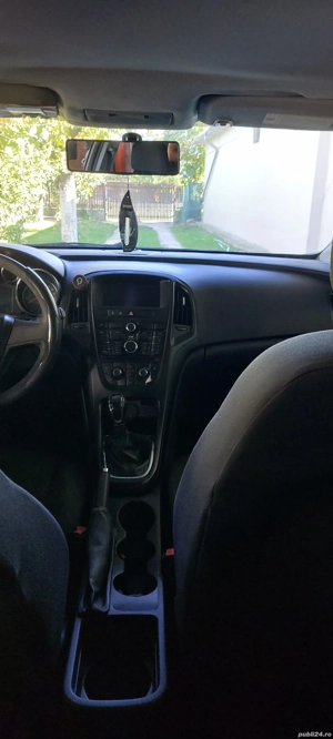 Opel Astra J 2010, Foarte bine intretinuta - imagine 5