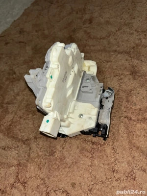 Oglindă stanga Passat B6 noua si broască ușă față stânga passat B6