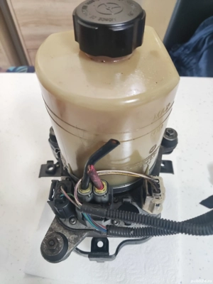 Vând pompa servodirectie Ford - imagine 2