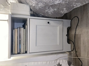 Noptiera alba pentru pat Ikea