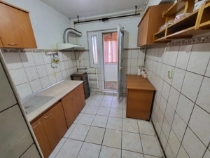 ***PROPRIETAR*Apart. 2 camere*Decomandat*Et. 6*Vest*Sos. Vestului inters. Cantacuzino*** - imagine 3