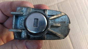  Butuc incuietoare capota fata si butuc usa + cheie  FORD FOCUS 2005-2011  - imagine 6