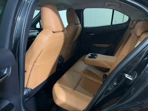 Lexus UX - imagine 11