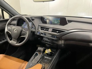 Lexus UX - imagine 8