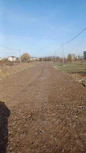 Executam drumuri pietruite cu beton concasat