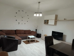 Închiriez și în regim hotelier apartament 2 camere decomandat și curte proprie 