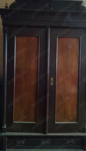 Dulap vechi anul 1948