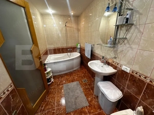 Casă spațioasă, aproape de centru, într-o zonă excelentă din Sebeș - imagine 14