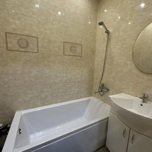 Garsonieră de închiriat în Titan