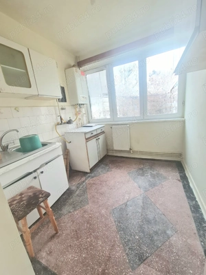 Ap. 2 cam decomandat, Bd. Independentei - imagine 3