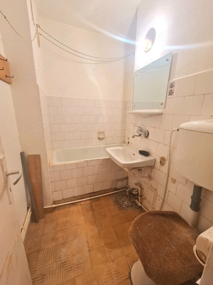 Ap. 2 cam decomandat, Bd. Independentei - imagine 4