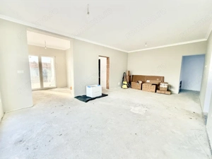 Duplex despartit prin camera tehnica - 81 mp - Mosnita Noua  - imagine 6