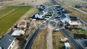 Casa individuala de vanzare cu teren generos- predare la alb - imagine 3