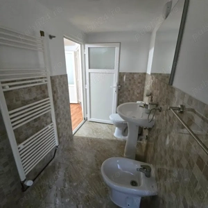 Închiriez sau vând casă  - imagine 2