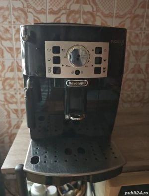 Espressor automat De'Longhi Magnifica