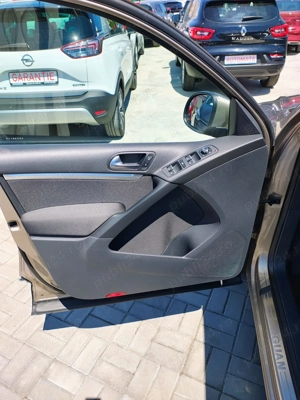 Volkswagen Tiguan 2.0 TDI DPF BlueMotion Technology Lounge Sport & Style - imagine 11