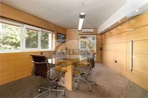 UNIRII FANTANI - 5 camere de vanzare - investitie rara si eleganta