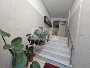 De vanzare - elegant, renovat complet - 3 camere la Calea Vacaresti - imagine 12