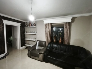 Casa cu 8 camere, 750 mp teren , Radauti - imagine 17