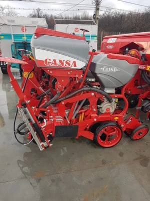 Vand semanatoare de porumb si floarea soarelui Cansa 