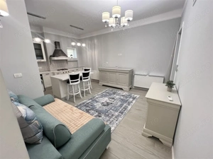 Apartament  deosebit amenajat LUX  boxa curte acces auto CENTRAL