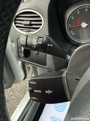 Ford Focus Turnier 1.6i AC 100 CP euro4  - imagine 15