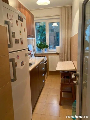 Garsoniera metrou Aparatorii Patriei