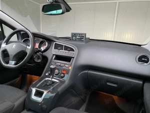 Peugeot 5008 7 locuri 1.6 TDI 120 CP 2016  - imagine 17