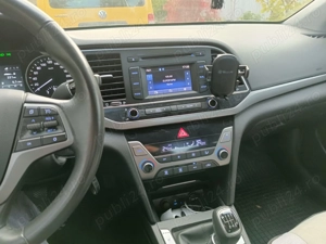 Hyundai Elantra 2018, 61.000 KM, Unic proprietar - imagine 5
