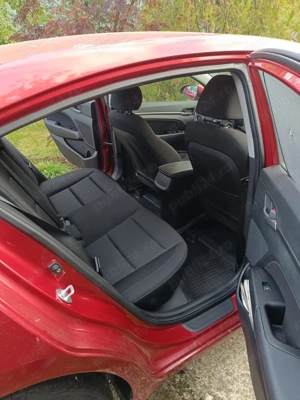 Hyundai Elantra 2018, 61.000 KM, Unic proprietar - imagine 8