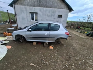 Dezmembrez peugeout 206 1.4 benzina  - imagine 2