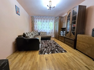 Închiriez apartament cu 3 camere 