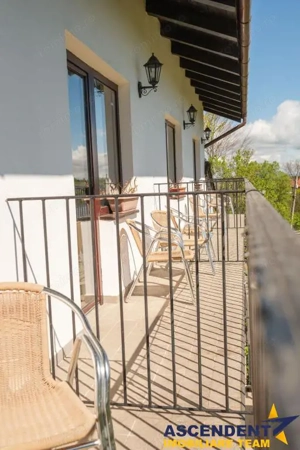 Pensiune:3 km de Castelul Bran, 2.900mp teren, aviz ISU, predare la cheie - imagine 10