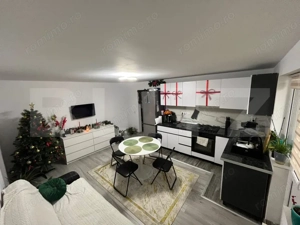 Apartament renovat, decomandat, 2 camere, zona Micro 3  - imagine 3