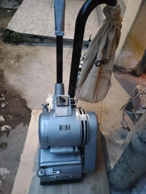 masina frank de sleruit-raschetat parchet