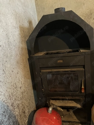 Vând centrală lemne plus 3 calorifere 