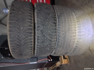 vând 2 anvelope de iarnă 25 60 17 2 bune sezonul ăsta  2 gratis provin 