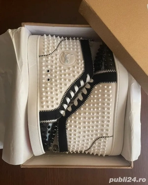 adidasi Loubotin doar azi au prețul asta!