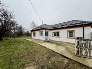 Casă / Vilă cu 2 camere de vânzare - imagine 2