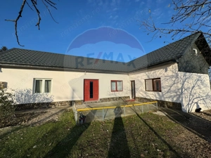 Casă / Vilă cu 3 camere in Cârligele