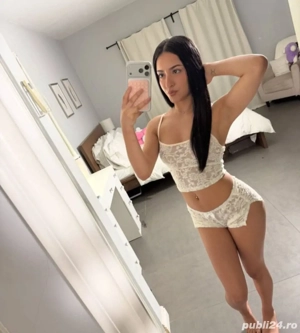 Bună sunt Elena o tanara Transexuală  de 22 ani!! Ofer si Show Webb